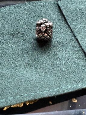Pandora Pineapple Charm - Sterling silver